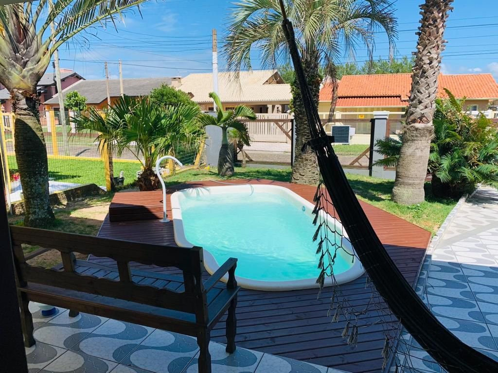 Casa à venda com 3 quartos - ,