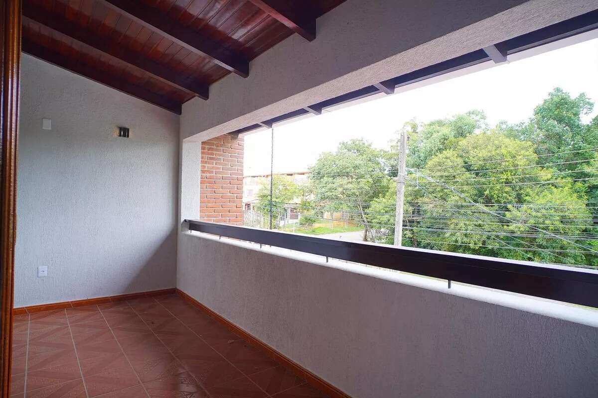 Casa à venda com 4 quartos - Jardim Itu,Porto Alegre