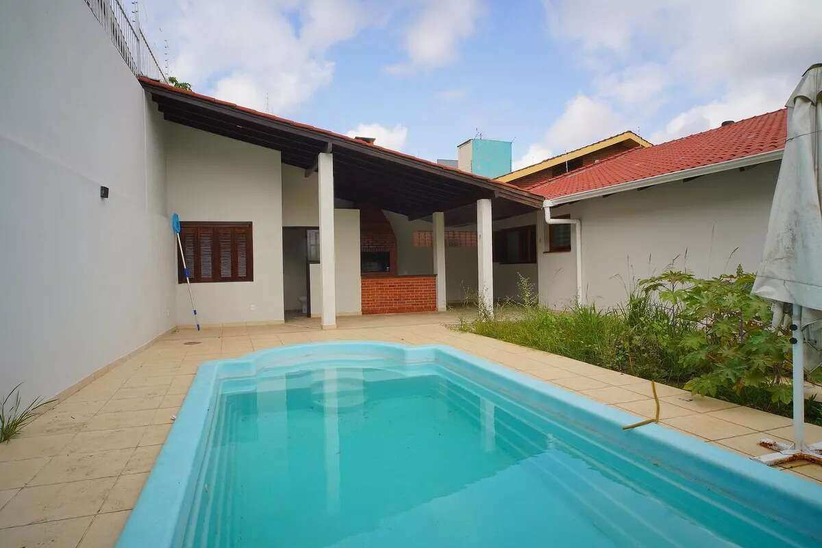  - Casa Alto Padrão à venda, com  290,33m², 3 quartos 1 suíte,  escritório  em Porto Alegre/RS