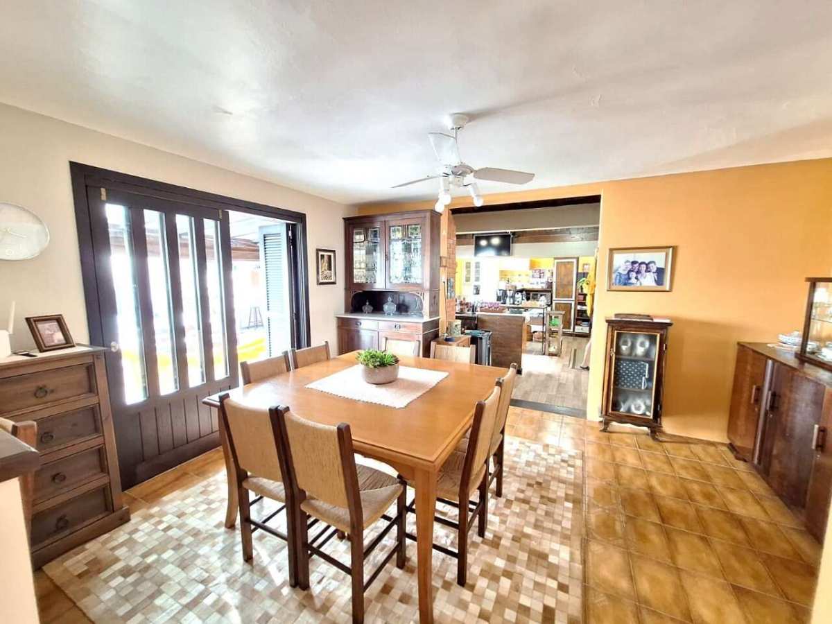  - Casa Alto Padrão  à venda, com 5 quartos 300m²  Junto a Beira Mar,  Centro Tramandaí-RS